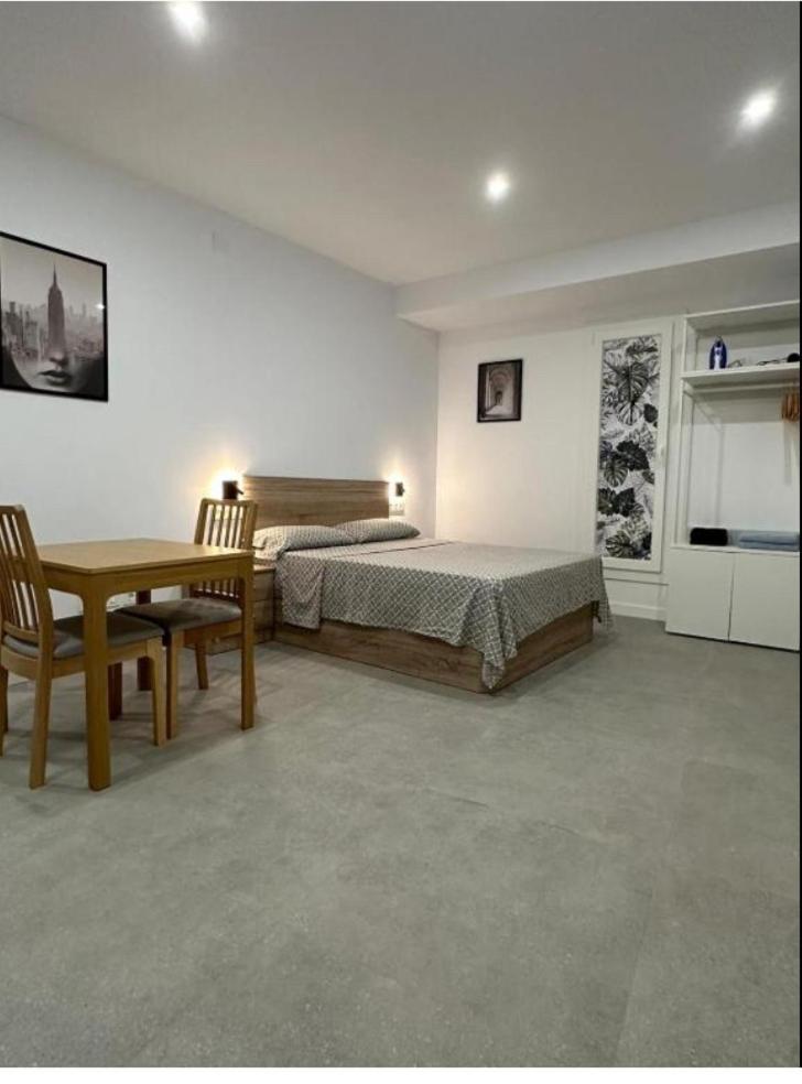 Hermoso Piso A 5 Minutos De La Estacion De Bus Y Tren Maria Zambrano Malaga Ngoại thất bức ảnh