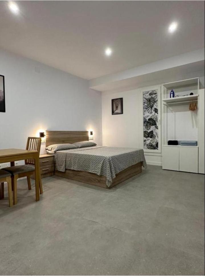 Hermoso Piso A 5 Minutos De La Estacion De Bus Y Tren Maria Zambrano Malaga Ngoại thất bức ảnh
